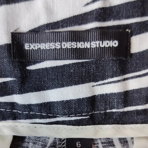 Express Black and White High Waist Shorts with Bold Pattern - Picture 2 of 3